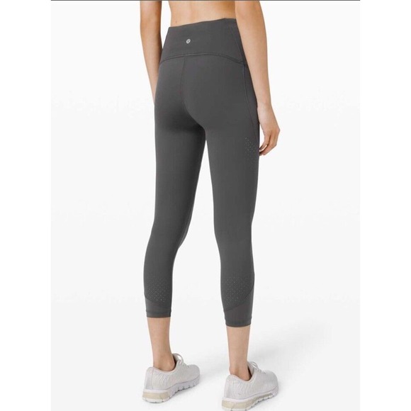 Women's Lululemon Uncovered Strength High-Rise Crop 23" Graphite Grey SZ 6 - Picture 2 of 16